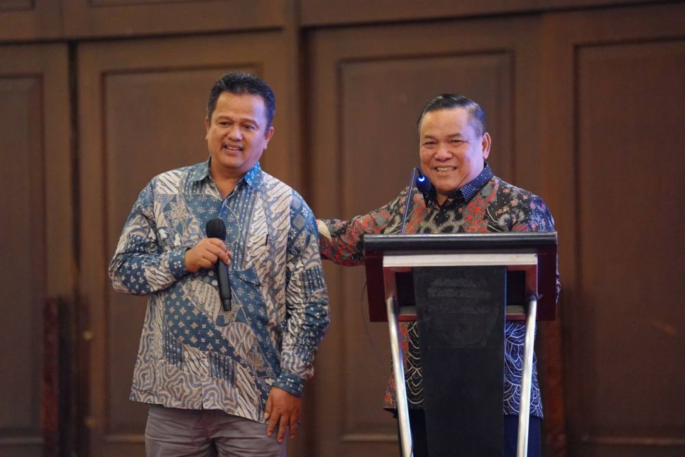 23 Tahun Mengabdi Sebagai Kepsek, Heri Yulindo Dihadiahi Umroh oleh Pj Gubri SF Hariyanto