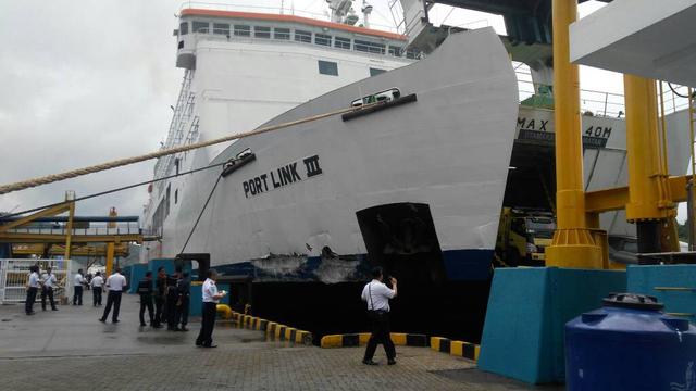 Kapal Motor Penumpang Tabrak Dermaga di Pelabuhan Merak