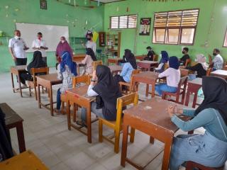 Kadisdik Riau Tinjau Belajar Tatap Muka Terbatas di Kampar
