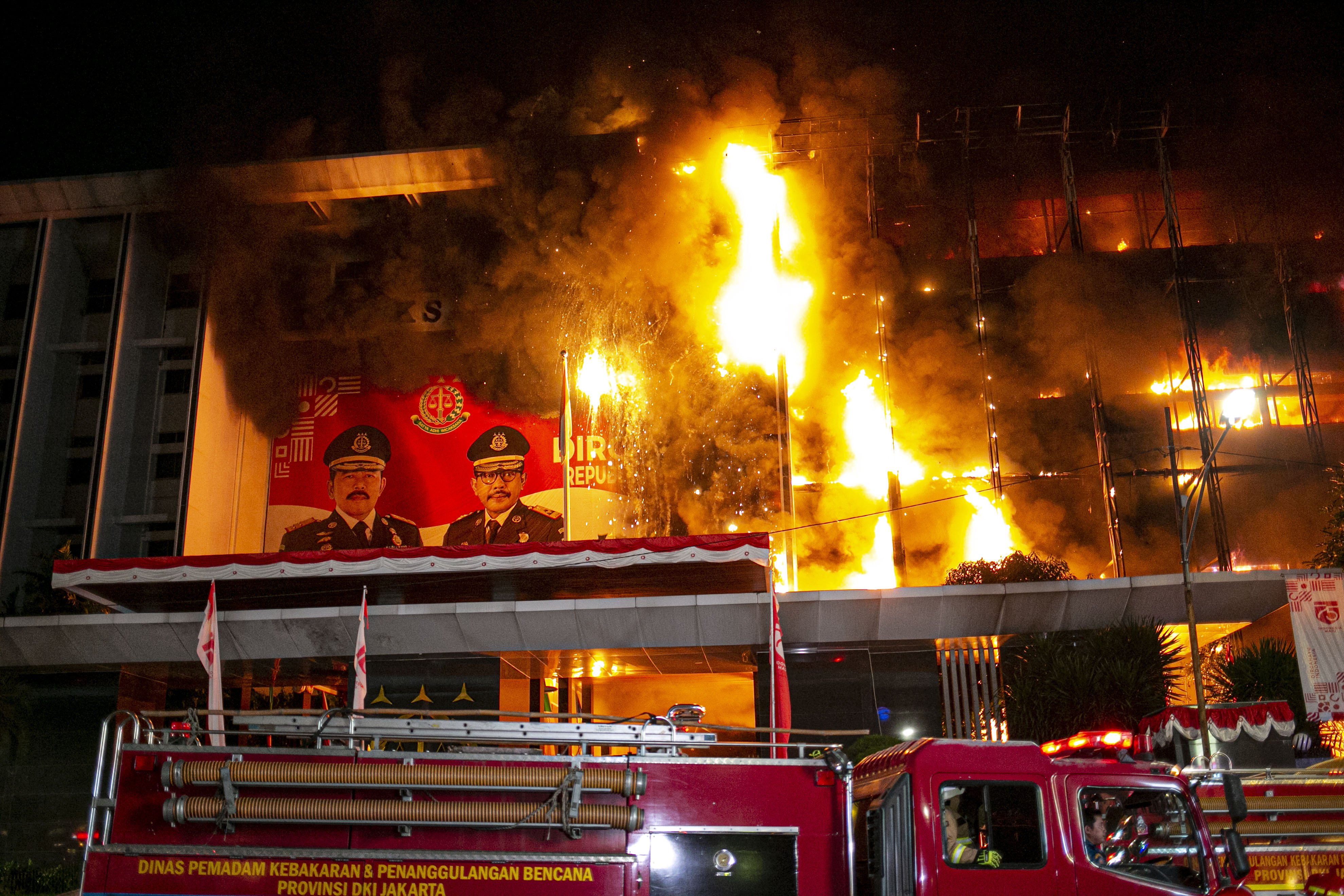 6 Terdakwa Kebakaran Kejagung Didakwa 5 Tahun Penjara