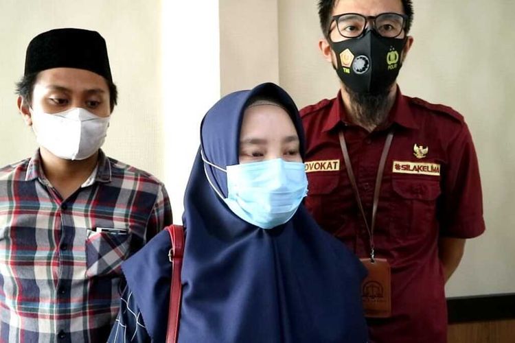 Kepala Sekolah Minta Maaf, Guru Honorer yang Dipecat karena Unggah Jumlah Gaji akan Kembali Mengajar 