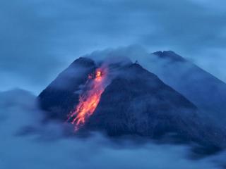Gunung Merapi 10 kali meluncurkan guguran lava pijar