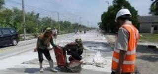 Jalan Rusak Sepanjang 370 km di Pekanbaru Segera Perbaiki