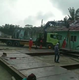 Lobang Semburan Gas di Ponpes Al Ihsan Ditutup Lempengan Pelat