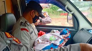 Warga Temukan Bayi Baru Lahir Dalam Karton Blender di Rohul