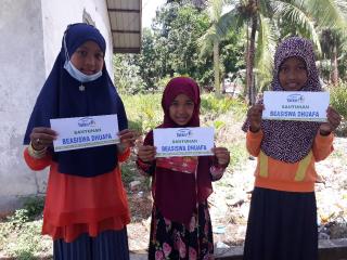 Rumah Yatim Salurkan Bantuan Pendidikan di Desa Pambang Pesisir Riau