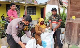 Sungguh Mengejutkan, Masih Ada Delapan Karung Lagi Uang Kakek Tunarungu di Payakumbuh Yang Belum di Hitung