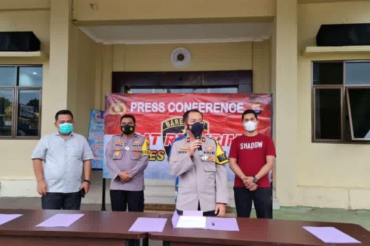 Diduga Ajaran Sesat, 16 Orang di Pandeglang Mandi Telanjang Bersama di Kebun Sawit
