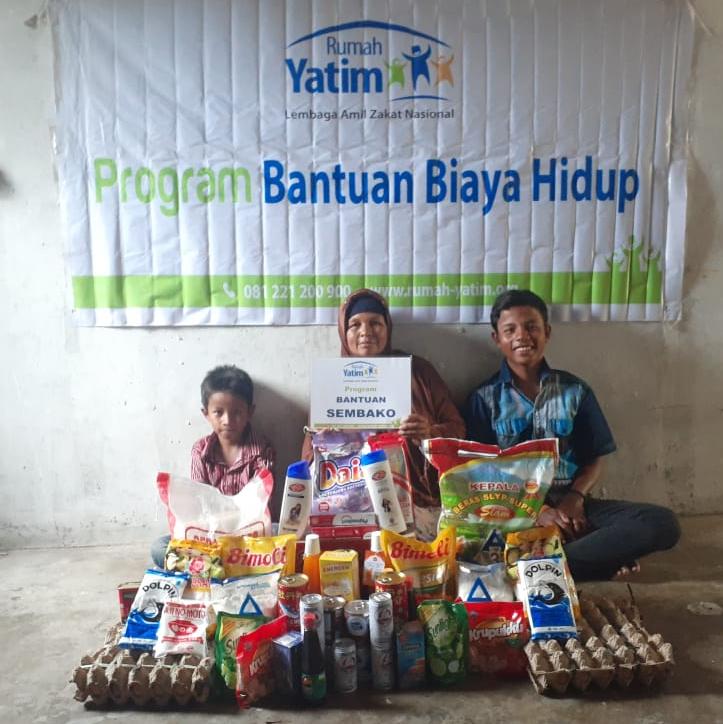 Rumah Yatim Riau Salurkan Bantuan Untuk Janda Kampar 3 Anak 