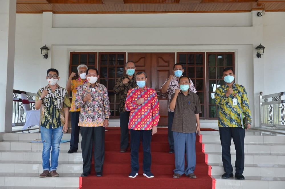 Gubri dan KONI Riau Bahas Kesiapan PON XX Tahun 2021 yang Akan dilaksanakan di Papua 