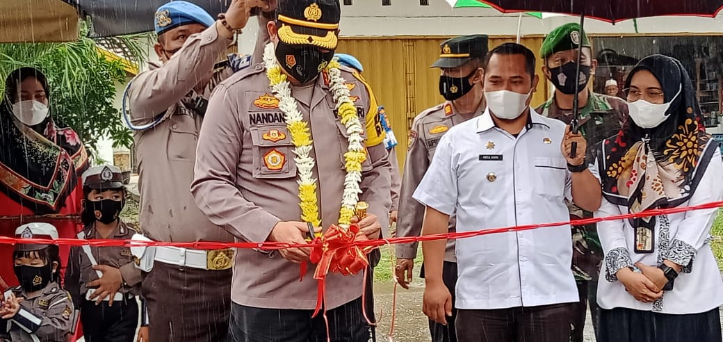 Inovasi Polsek Tampan, Kapolresta Pekanbaru Gunting Pita Resmikan Drive Thru SKCK Online & Aplikasi Presisi