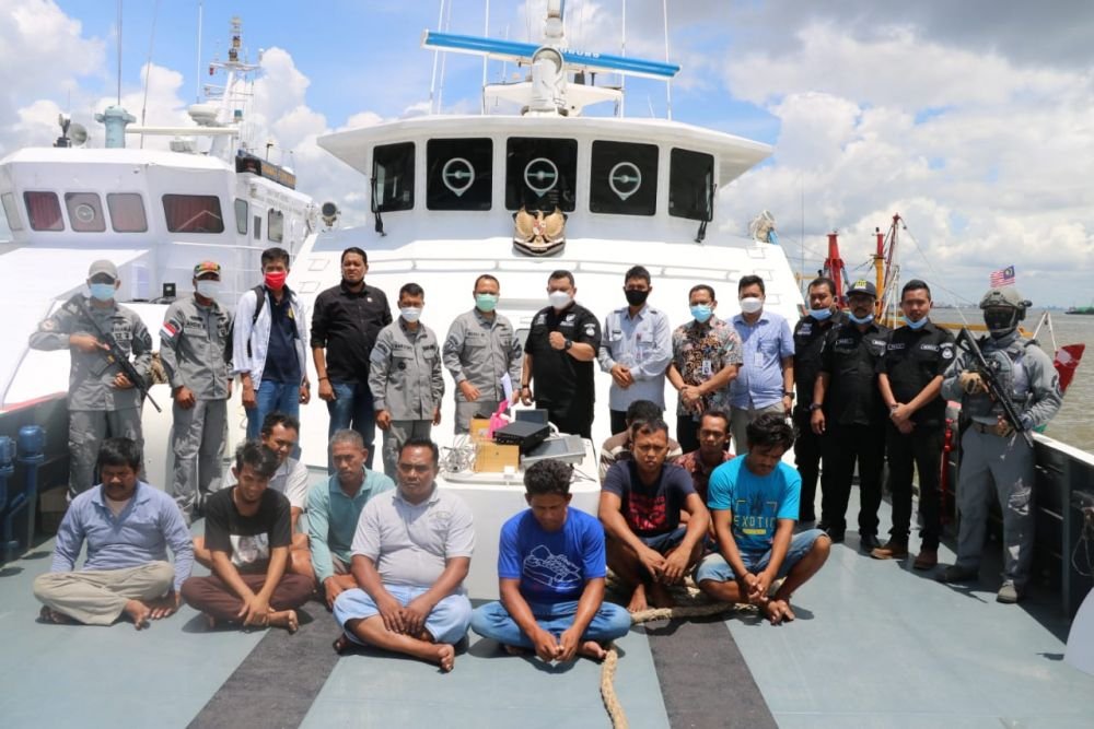 Mencuri Ikan di Pulau Jemur Rohil, Dua Kapal Ikan Berbendera Malaysia Ditangkap