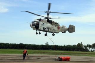 Helikopter Water Bombing Tiba di Riau, Besok Langsung Padamkam Karhutla di Riau