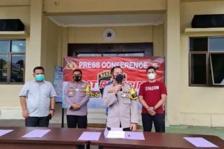 Diduga Ajaran Sesat, 16 Orang di Pandeglang Mandi Telanjang Bersama di Kebun Sawit