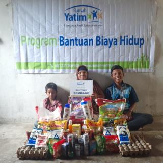 Rumah Yatim Riau Salurkan Bantuan Untuk Janda Kampar 3 Anak