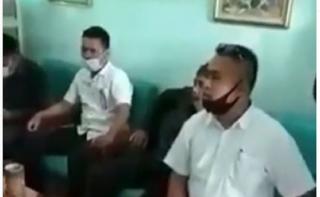 Unggah Kondisi Jalan Rusak di Sukabumi, Guru Dimaki Aparat Desa 
