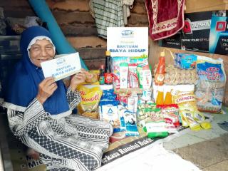 Rumah Yatim Riau Berikan Bantuan Untuk Nurhayati Janda Tua Warga Rumbai Pekanbaru