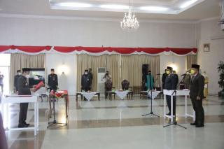 Gubri Lantik Sekaligus Ambil Sumpah Jabatan Kadishub Riau dan Kepala BPBD Riau