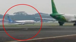 Dibantu TNI AU, Pesawat Trigana Akhirnya Dievakuasi dengan Cara Memotong Badan Pesawat