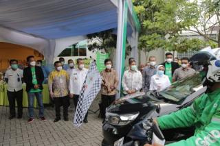 Wamenkes RI Resmikan Vaksinasi Drive Thru Perdana di Riau