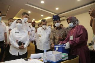 Wamenkes RI: Vaksinasi dan Donor Darah di Riau Bisa Dijadikan Percontohan