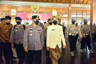 Wali Kota Solo & Kapolri Tinjau Vaksinasi Dosen dan Pemuka Lintas Agama
