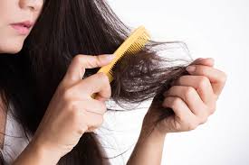  Tips Ampuh Atasi Rambut Kering, Salah Satunya Jangan Keramas Setiap Hari