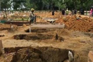 Setelah 15 Makam di TPU Beringin Ambles Puluhan Makam di TPU Payung Sekaki juga Ambles