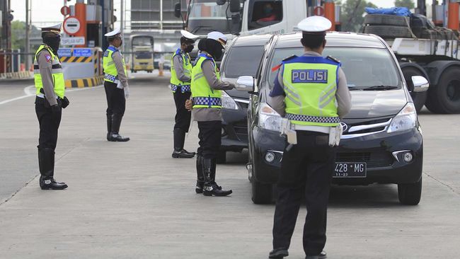 Saya Kangen Orang Tua, Curhat Pemudik Diputar Balik di Bekasi