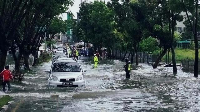 Dewan Sebut Kota Pekanbaru Dalam Bahaya Kepungan Banjir, Kemana Anak Buah Firdaus? 