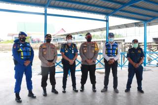 Selain di Darat Polisi di Kepulauan Meranti Lakukan Penyekatan di Laut