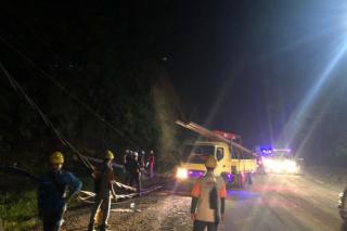 Listrik 15 Desa Putus Akibat Longsor Diperbatasan Riau-Sumbar, PLN Gerak Cepat