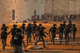 Masjid Al Aqsa Diserang: Israel Tembak Pria Palestina Hingga Kehilangan Mata