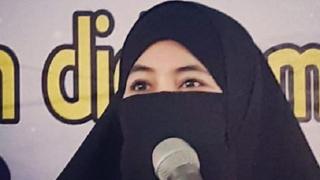 Mengejutkan! Umi Pipik Sebut Mendiang Uje Beristri Tiga, Salah Satunya Artis