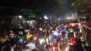 Ribuan Pemudik Jebol Penyekatan di Kedungwaringin Perbatasan Bekasi-Karawang