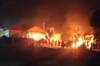 Mapolsek Candipuro Lampung Dibakar Massa, Diduga Kesal Kasus Begal Tak Terungkap