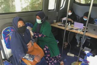 Tiga Bus Pemko Layani Vaksinasi Covid-19 di Taman Wisata Alam Mayang Pekanbaru