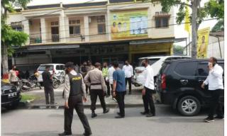 Tolak Pergantian Pimpinan Ketua DPRD, 2 Kubu Baku Hantam di Kantor Golkar Siak