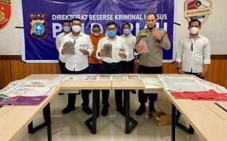 Polda Riau Sita 19,5 Ton Pupuk Oplosan di Desa Bukit Payung, Kampar