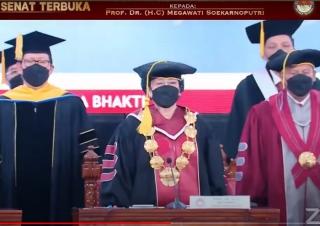 Pengukuhan Gelar Profesor di Unhan, Megawati Datang Bersama Prabowo