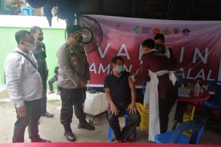 Dalam Sehari 2.000 Warga Kepulauan Meranti Ikuti Vaksinasi COVID-19