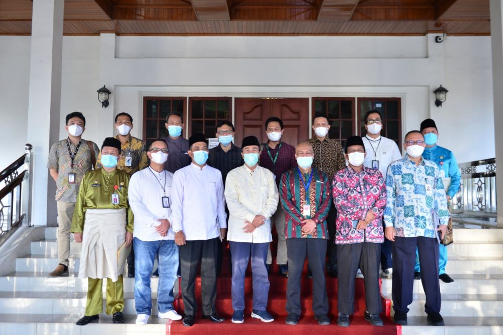 Syamsuar  Komitmen Dukung Gerakan Wakaf di Riau