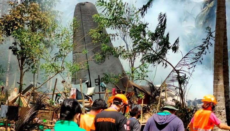 Korban Tewas Kecelakan Pesawat AU Filipina Melonjak Jadi 45 Orang, 17 Masih Hilang