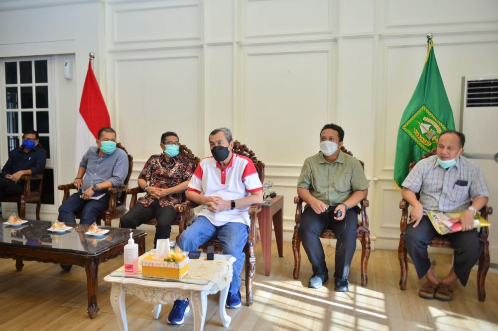 Pernah Tinggal di Pekanbaru, Bule Asal New Zealand Ingin Berinvestasi di Riau