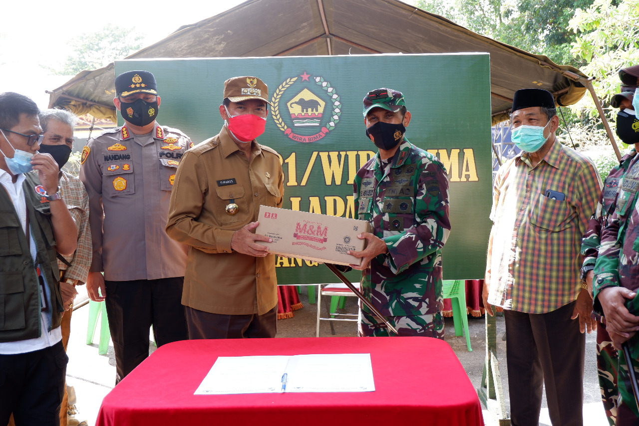 Wali Kota Pekanbaru Sambangi Dapur Umum Danrem 031 WB & Beri Bantuan 500 Kg Beras 