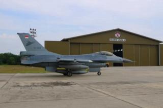 Jet Tempur F-16 Lagi Latihan Rutin Terpantau Karhutla di Koto Tuo Kampar