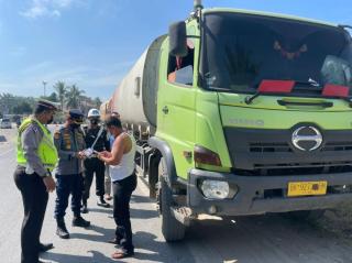Selama 4 Bulan Razia Kendaraan di Riau, 560 Truk Ditilang
