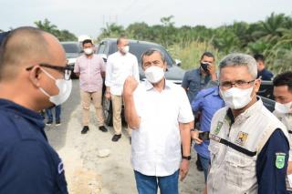 Antisipasi Kerusakan, Gubri Minta Truk Over Kapasitas Tidak Melintasi Jalan Provinsi