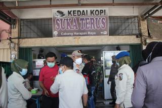 Langgar Aturan PPKM Level 4, Satgas Covid-19 Pekanbaru Denda Dua Kedai Kopi