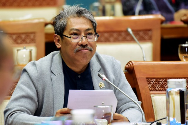 Dewan di Senayan Minta Pemerintah Hentikan Kebijakan 
